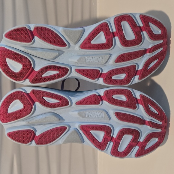 NEW HOKA Bondi 8 Running Shoe in Chalk Violet / Pastel Lilac Women's 12 - Picture 2 of 11